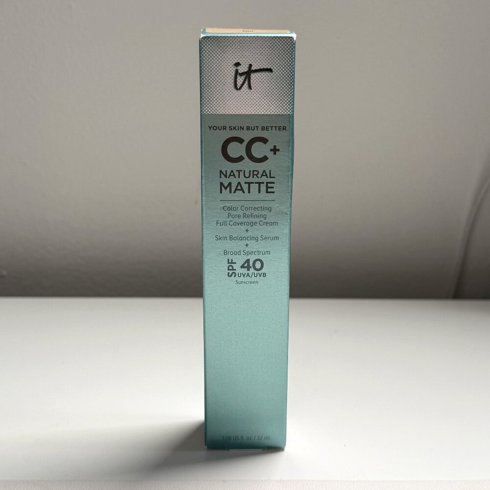IT Cosmetics  CC+ Cream Natural Matte Foundation with SPF 40